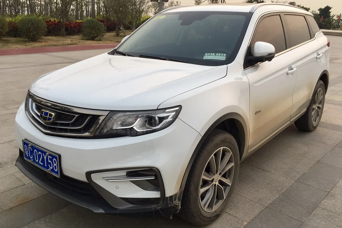 Кроссовер Geely Atlas
